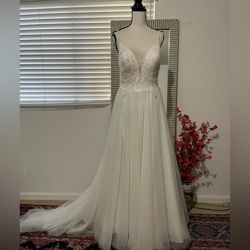 Allure Bridals White Lace Bodice Chiffon A-Line Wedding Dress